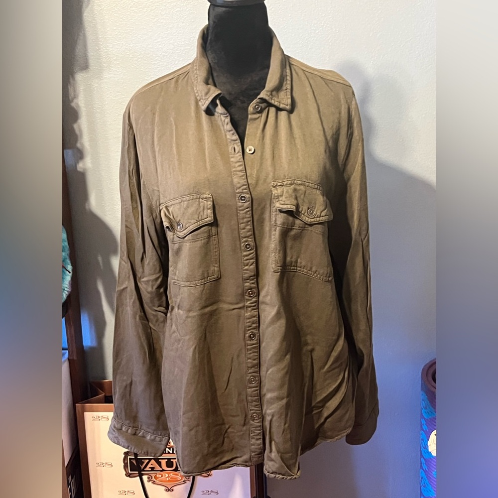 Maurice’s olive green shirt sz lg